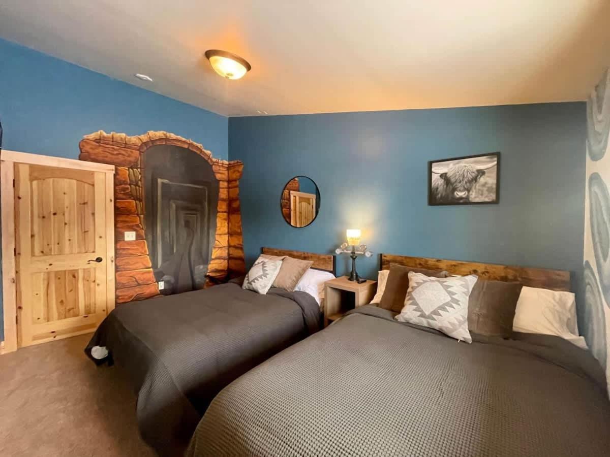 Stunning Log Cabin Getaway At The Hannu Haus Ironwood Exterior photo
